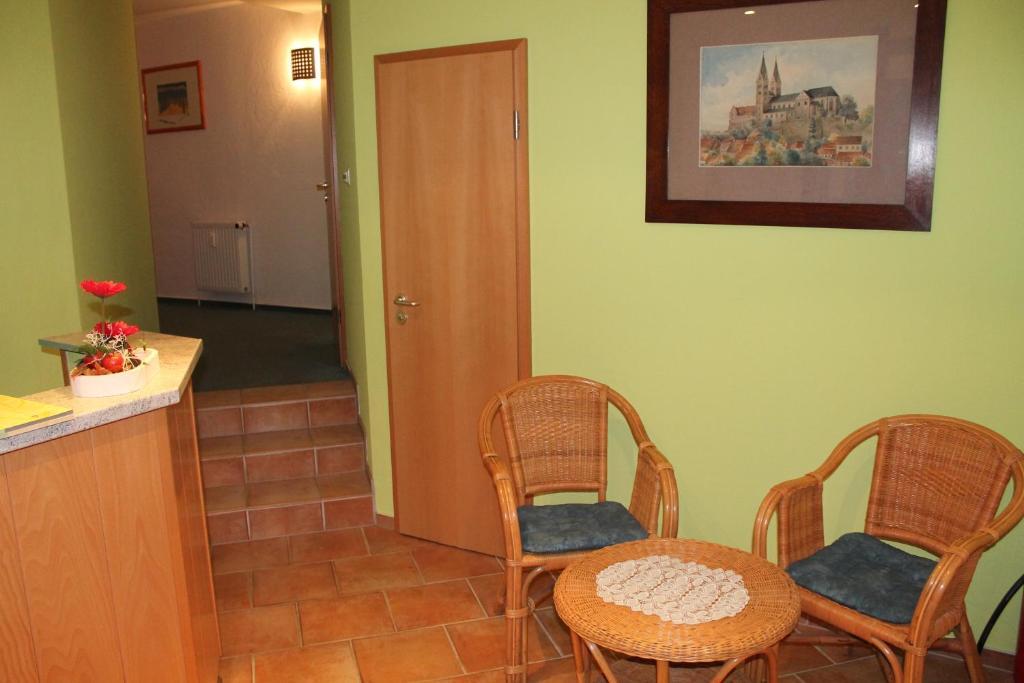 Hotel Am Stadtwall Кведлинбург Экстерьер фото